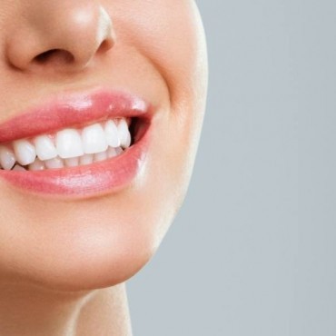 Clareamento Dental em Tapete Verde